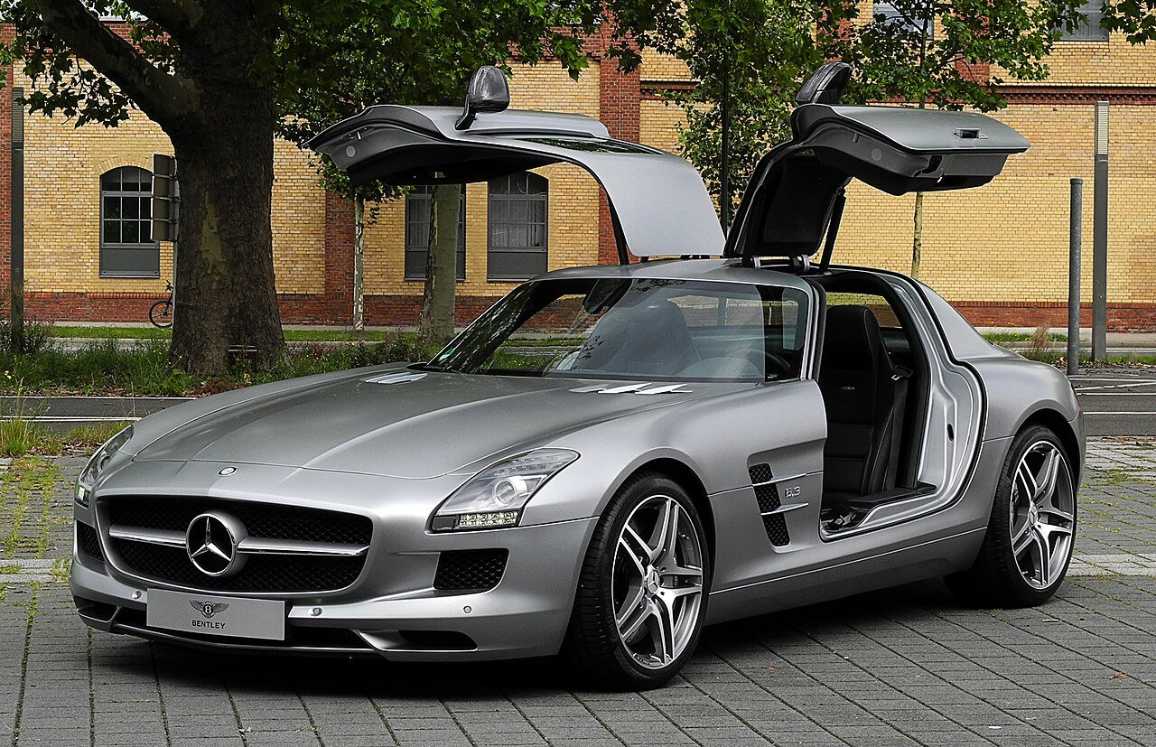 Mercedes-AMG SLS