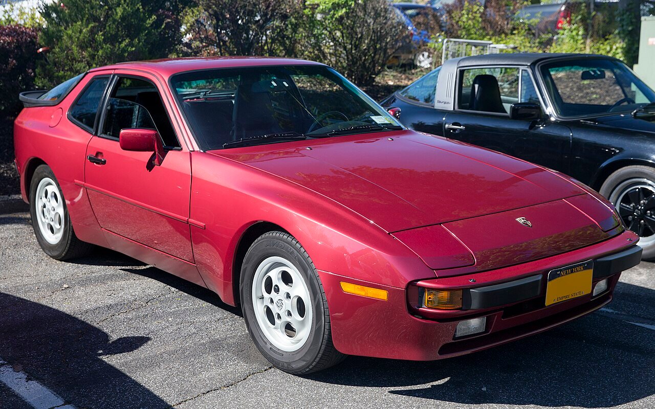 Porsche 944